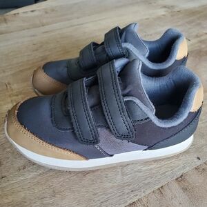 Cat & Jack Charlie Sneakers Size Toddler 11